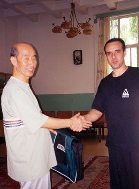 Aquí estoy con Zhang Guangde en Beijing Sports University. Año 1995.